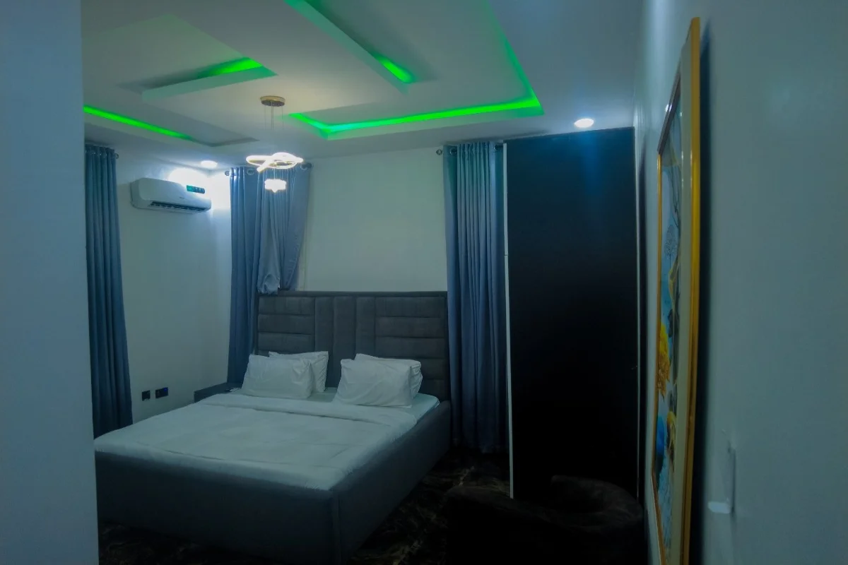 Tindarl ile-ife 2 bedroom