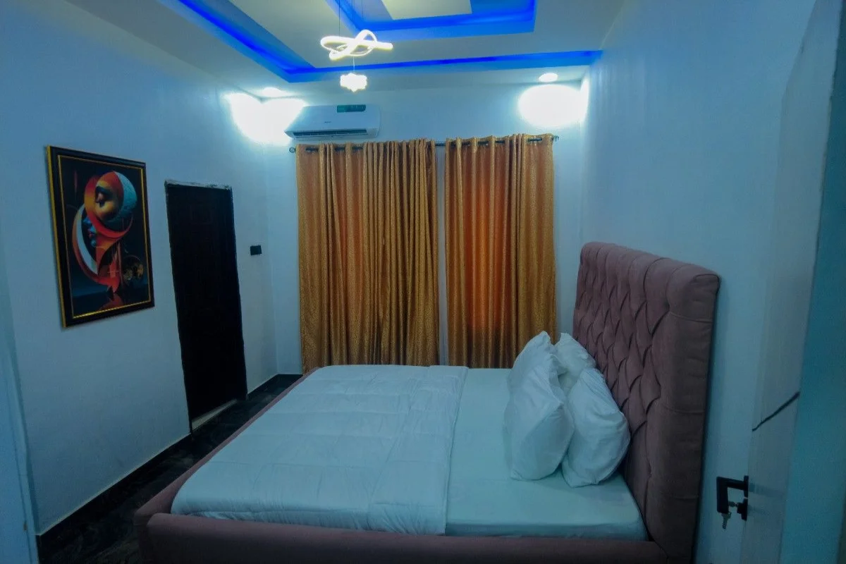 Tindarl Kumba 2 bedrooms