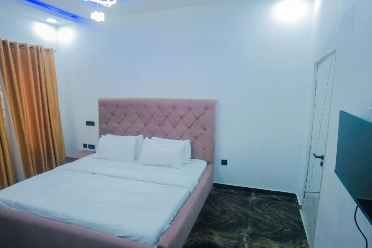 Tindarl Kumba 2 bedrooms