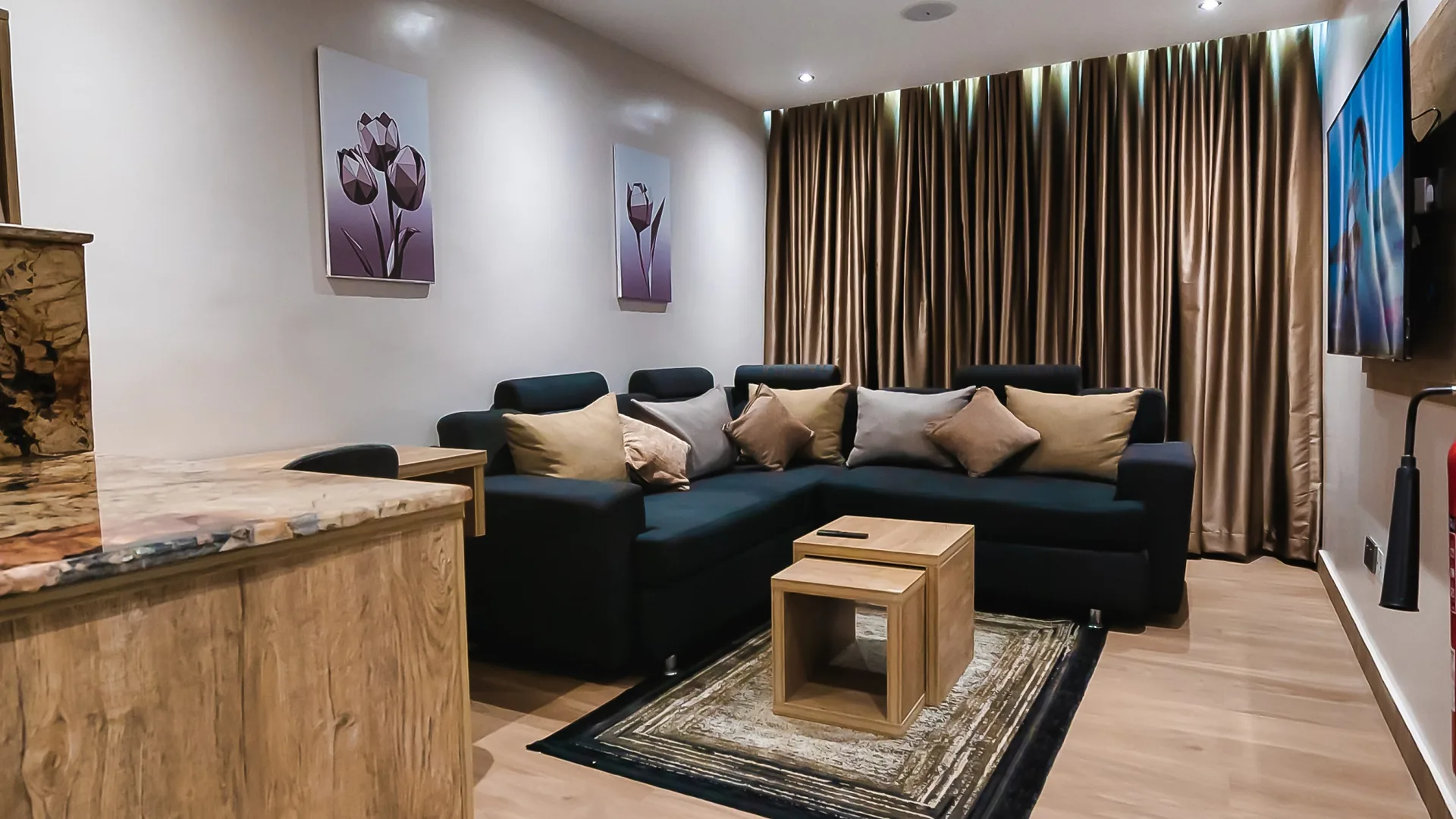 Sunflower Executive 2 Bed