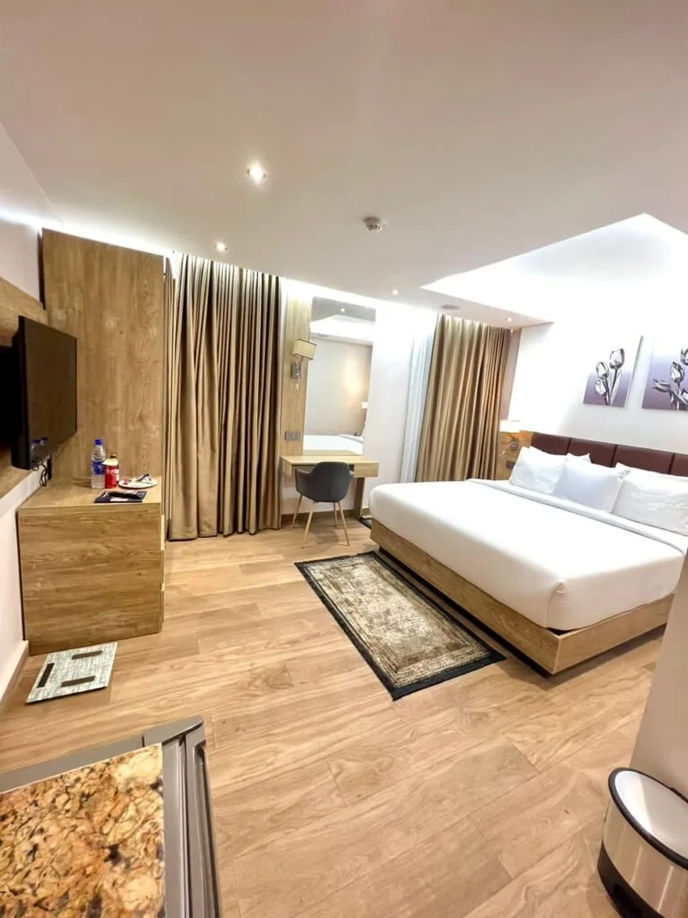 Sunflower Executive 2 Bed