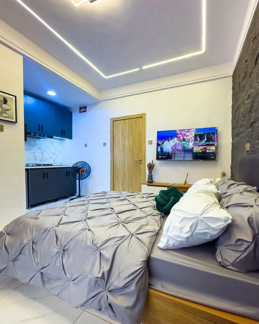 Crestville luxury Studio