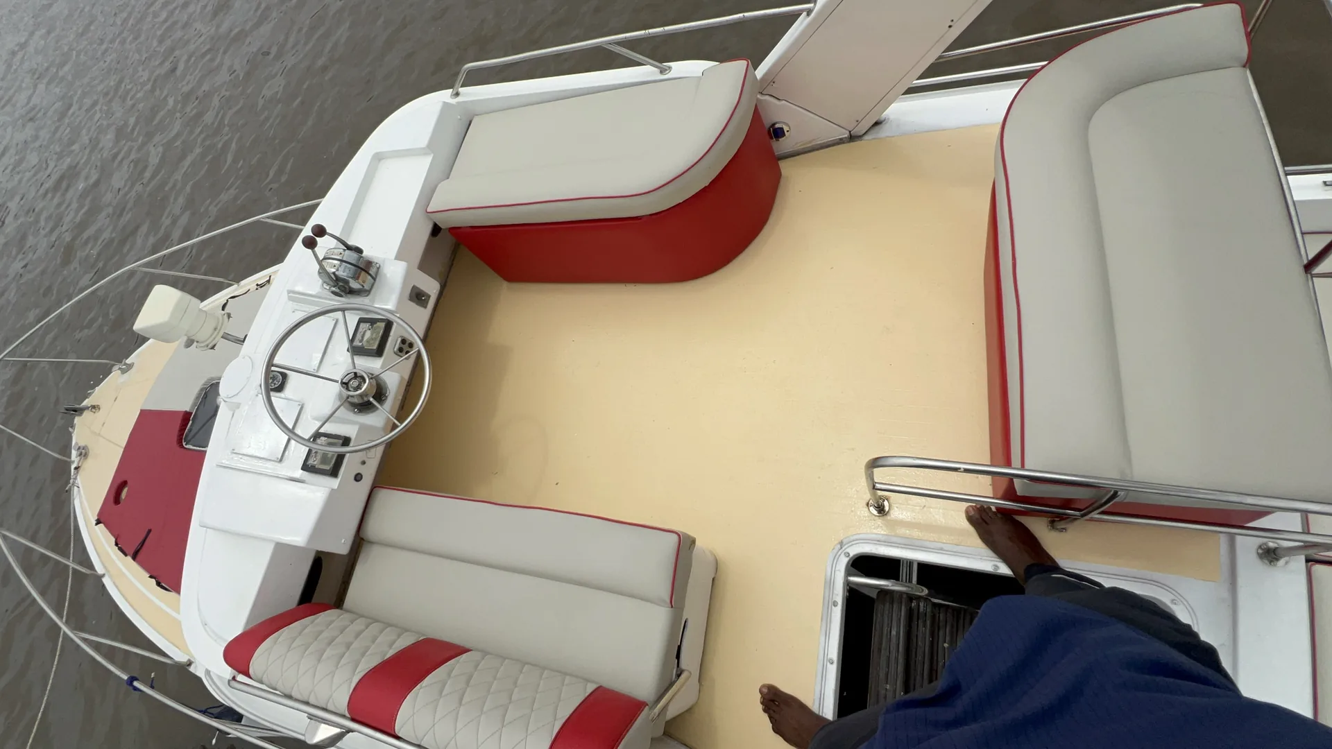Oyine | Princess 330 Luxury Yacht Cruise