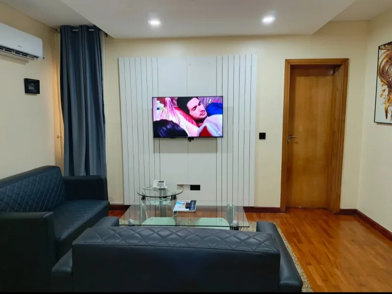Captain Royal Suite