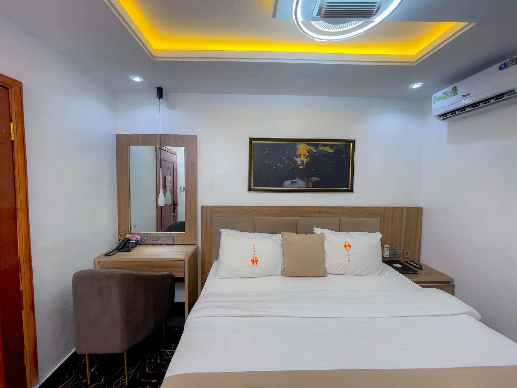 P1 Place Superior Room