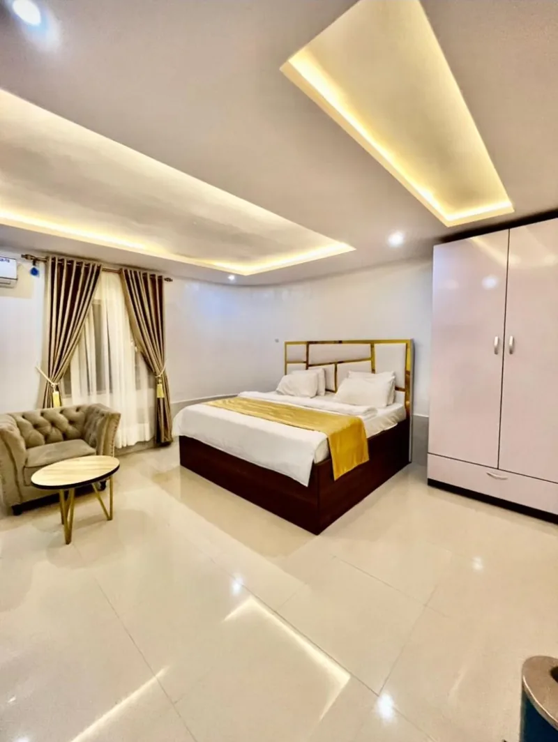 White Chase Superior Room
