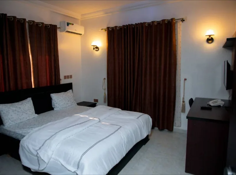 Cogent Deluxe Room